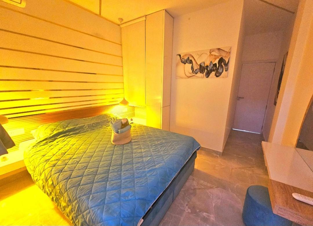 Sun Sea No 7 First Line Apartment Peraía Екстериор снимка
