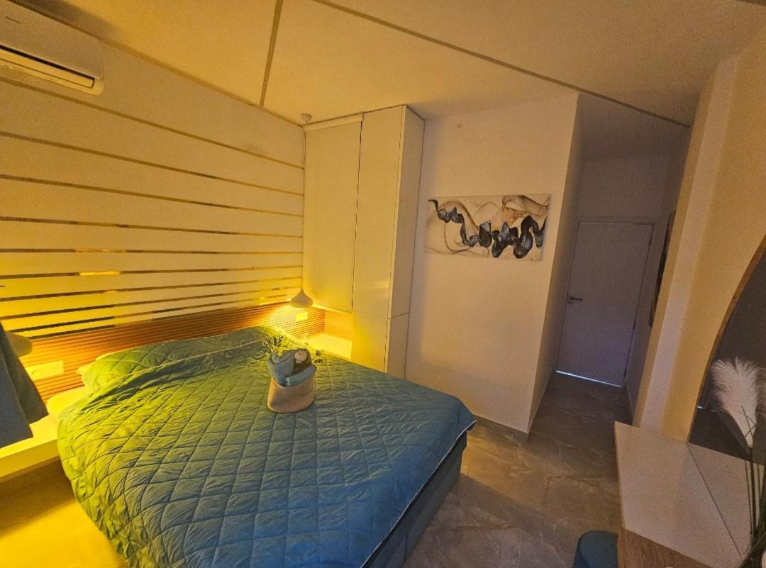 Sun Sea No 7 First Line Apartment Peraía Екстериор снимка