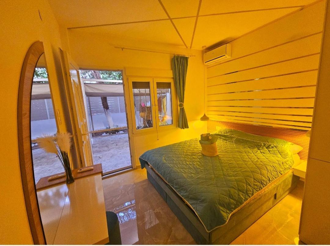 Sun Sea No 7 First Line Apartment Peraía Екстериор снимка