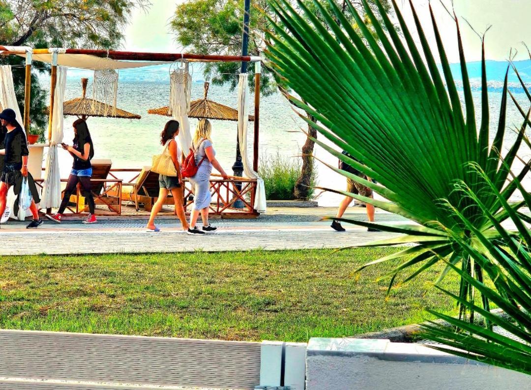Sun Sea No 7 First Line Apartment Peraía Екстериор снимка